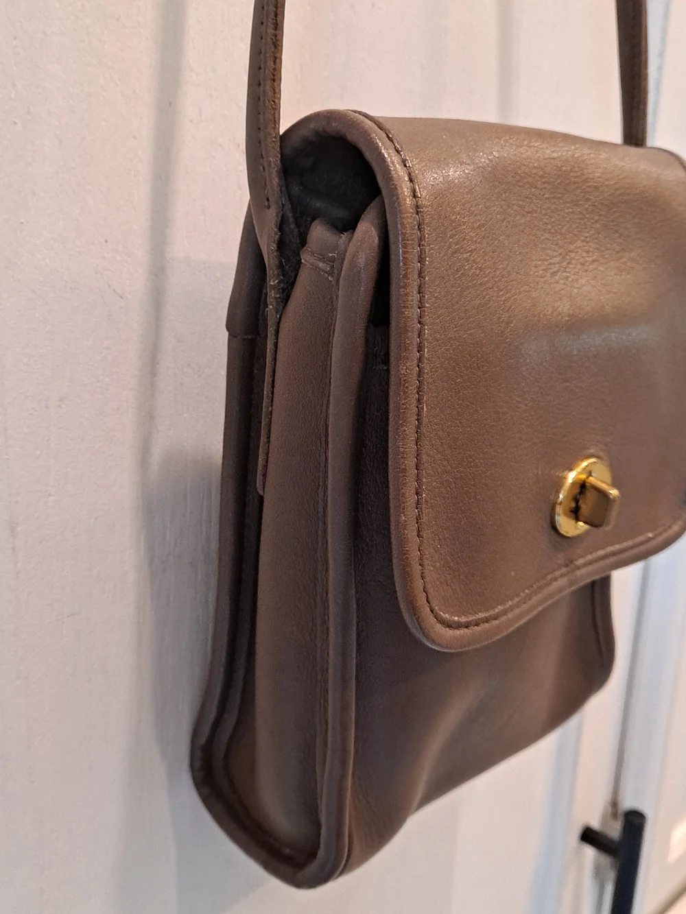 Coach Vintage 1991 Scooter Bag Mahogany Brown Leather Crossbody Turn-Lock